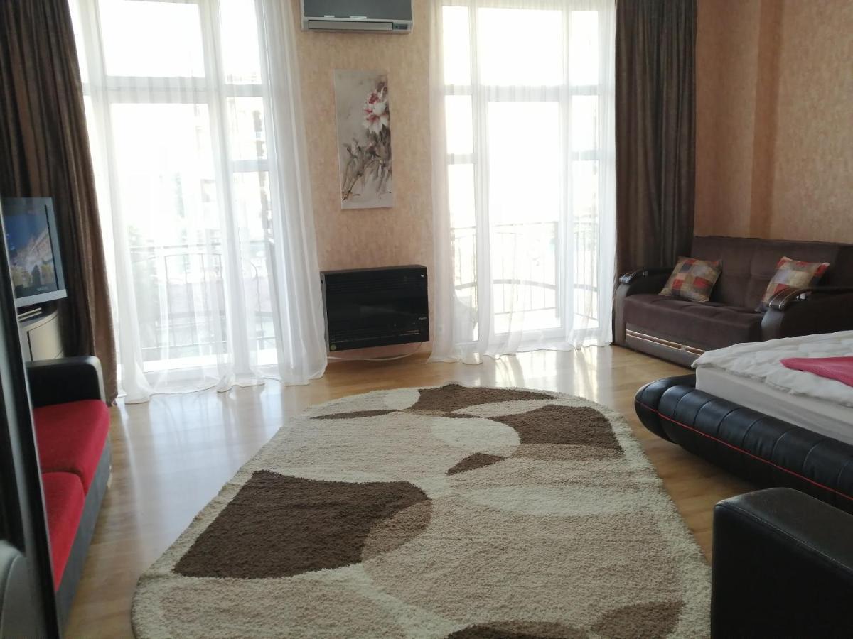 Apartments In The Historical Center Of Batumi, Near The Seaside Park Экстерьер фото